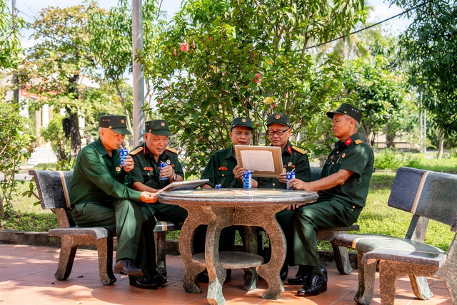 Vinamilk “viết tiếp câu chuyện hòa bình” bằng tranh và hành động - Ảnh 4.