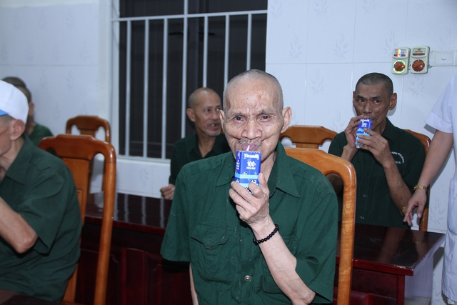 Vinamilk “viết tiếp câu chuyện hòa bình” bằng tranh và hành động - Ảnh 5.