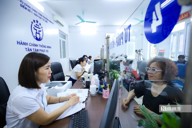Hà Nội triển khai chiến dịch 45 ngày đêm hỗ trợ chuyển đổi số tại xã, phường - Ảnh 1.