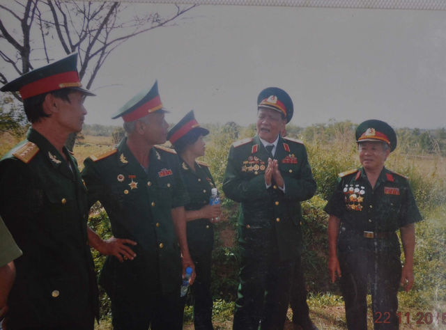 15 năm ngược xuôi đưa 2.000 liệt sĩ "về nhà" của người cựu chiến binh Nghệ An- Ảnh 3. 15 năm ngược xuôi đưa 2.000 liệt sĩ "về nhà" của người cựu chiến binh Nghệ An- Ảnh 3.