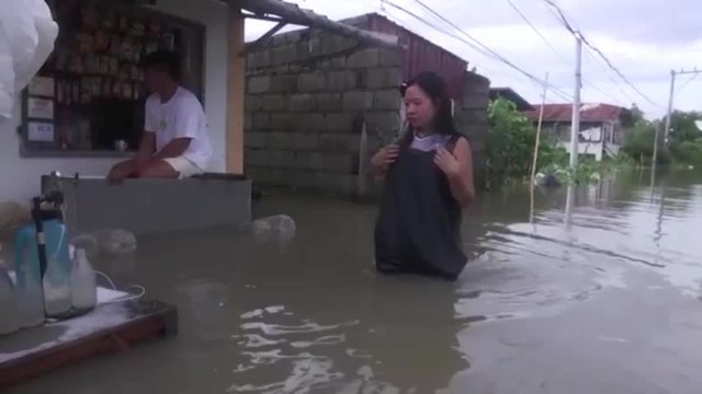 Cô gái sống chung với lũ, kiếm bộn tiền nhờ sản phẩm ai cũng cần - Ảnh 1.