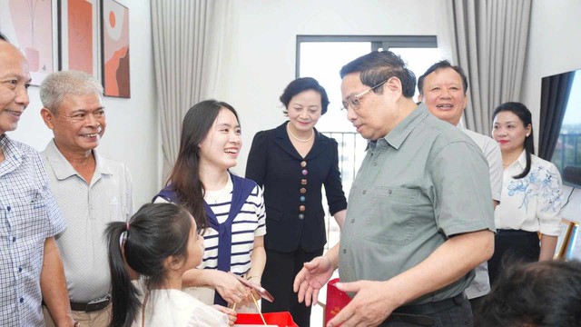 Thủ tướng Phạm Minh Chính đặt kỳ vọng vào hạ tầng và an sinh tại Huế- Ảnh 1.