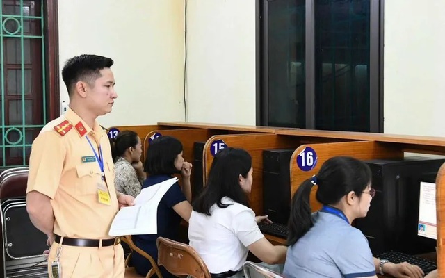 3 quy định cần biết khi thi lý thuyết bằng lái xe hạng A, A1- Ảnh 1. 3 quy định cần biết khi thi lý thuyết bằng lái xe hạng A, A1- Ảnh 1.