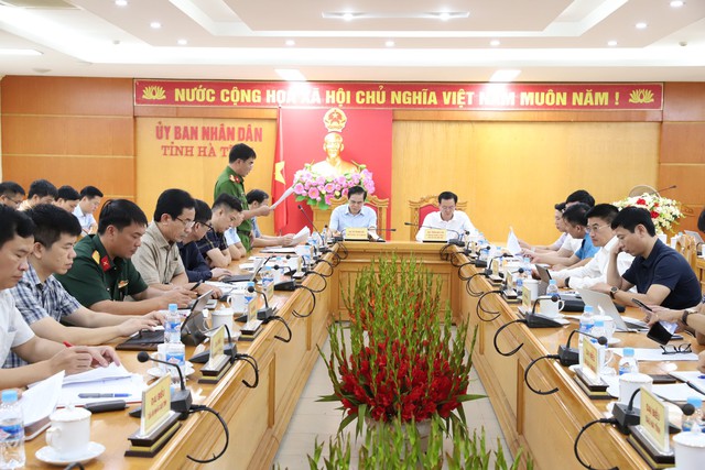 Hà Tĩnh đánh giá nguyên nhân, khắc phục hậu quả vụ tai nạn giao thông khiến nhiều người thương vong- Ảnh 1. Hà Tĩnh đánh giá nguyên nhân, khắc phục hậu quả vụ tai nạn giao thông khiến nhiều người thương vong- Ảnh 1.