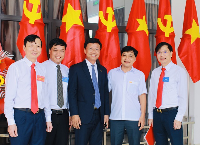 Phát huy sức mạnh từ nền tảng đã có để phát triển- Ảnh 6. Phát huy sức mạnh từ nền tảng đã có để phát triển- Ảnh 6.