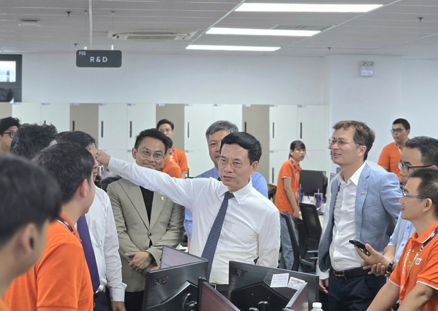 Đà Nẵng khởi động phòng thí nghiệm công nghệ đóng gói vi mạch 1.800 tỷ đồng- Ảnh 4. Đà Nẵng khởi động phòng thí nghiệm công nghệ đóng gói vi mạch 1.800 tỷ đồng- Ảnh 4.