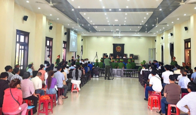 Tây Ninh: Xét xử “nữ chủ mưu” vẽ 3 dự án ma lừa đảo gần 1.000 người - Ảnh 1.