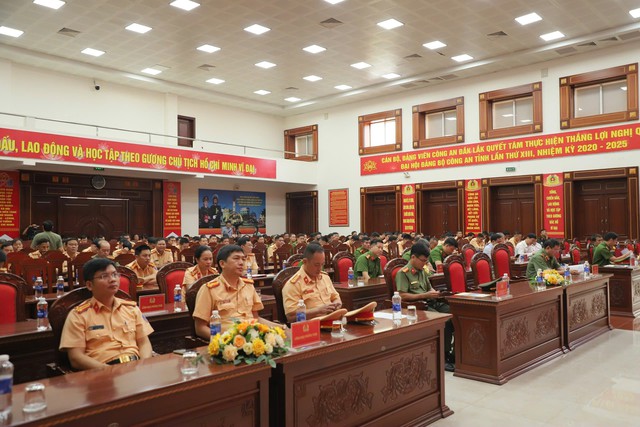 Đắk Lắk: Ra quân đảm bảo an toàn giao thông với phương châm "không có vùng cấm, không có ngoại lệ" - Ảnh 1.