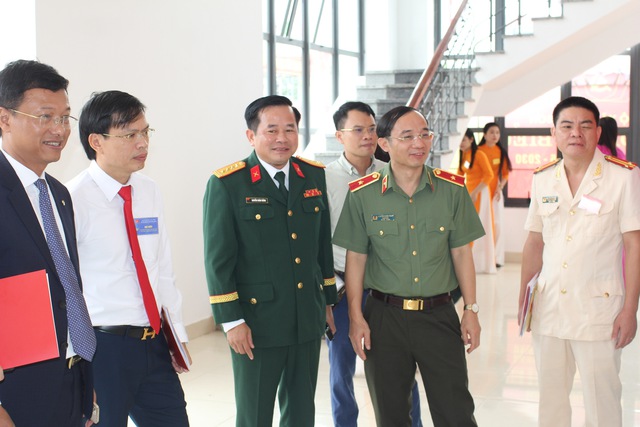 Phát huy sức mạnh từ nền tảng đã có để phát triển- Ảnh 5. Phát huy sức mạnh từ nền tảng đã có để phát triển- Ảnh 5.