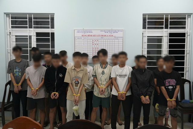 Khởi tố 16 thanh thiếu niên đuổi đánh nhau gây náo loạn ở Lâm Đồng- Ảnh 1. Khởi tố 16 thanh thiếu niên đuổi đánh nhau gây náo loạn ở Lâm Đồng- Ảnh 1.