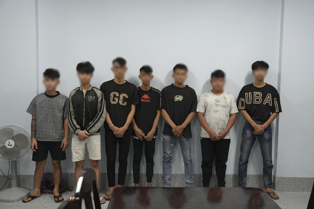 Khởi tố 16 thanh thiếu niên đuổi đánh nhau gây náo loạn ở Lâm Đồng- Ảnh 3. Khởi tố 16 thanh thiếu niên đuổi đánh nhau gây náo loạn ở Lâm Đồng- Ảnh 3.