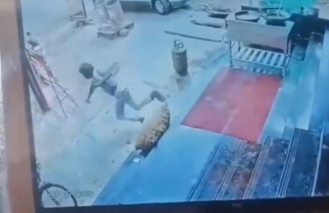 Vấp ngã khỏi bậc thềm, người đàn ông tử vong tại chỗ- Ảnh 1.