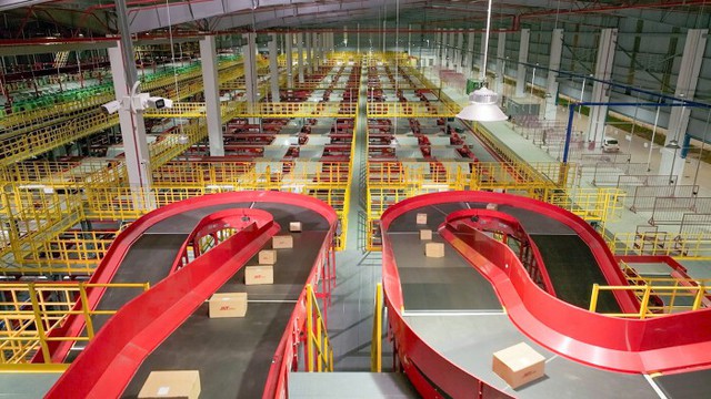 Công ty chuyển phát nhanh Thuận Phong bị xử phạt hành chính 200 triệu - Ảnh 1.