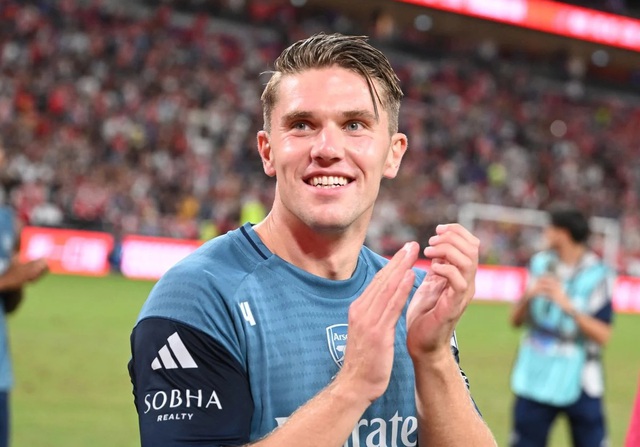 Gyokeres giải thích lý do anh chọn Arsenal mà không phải Man Utd - Ảnh 1. Gyokeres giải thích lý do anh chọn Arsenal mà không phải Man Utd - Ảnh 1.