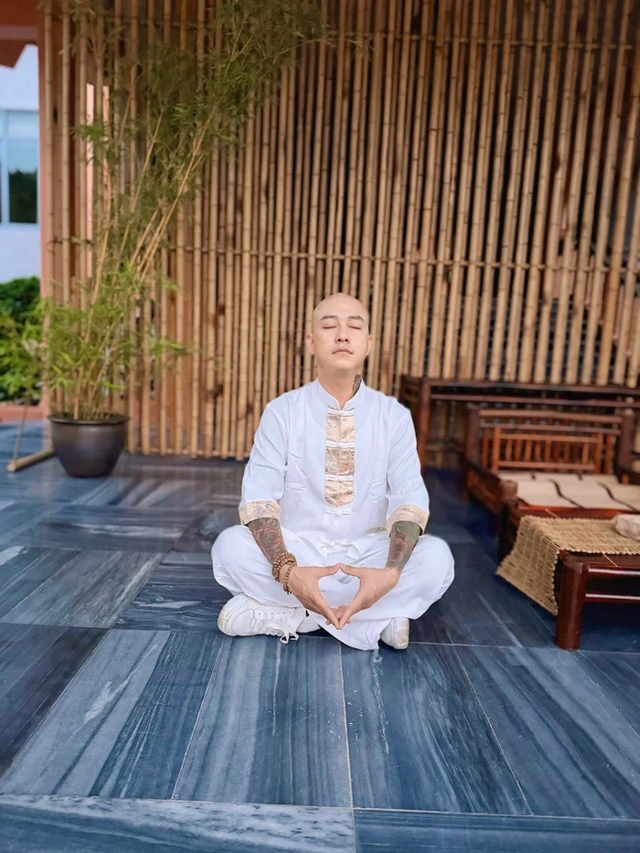 Nam ca sĩ Tuấn Hưng sau ca tiểu phẫu, chờ ngày phục hồi- Ảnh 3. Nam ca sĩ Tuấn Hưng sau ca tiểu phẫu, chờ ngày phục hồi- Ảnh 3.