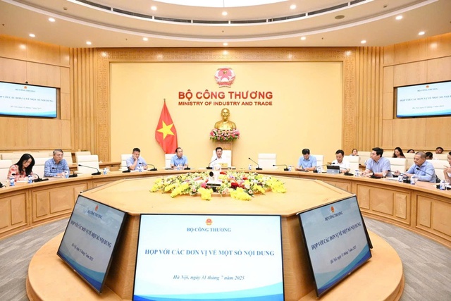 Bộ Công Thương cử 34 lãnh đạo Cục, Vụ về địa phương hỗ trợ chính quyền 2 cấp- Ảnh 2. Bộ Công Thương cử 34 lãnh đạo Cục, Vụ về địa phương hỗ trợ chính quyền 2 cấp- Ảnh 2.