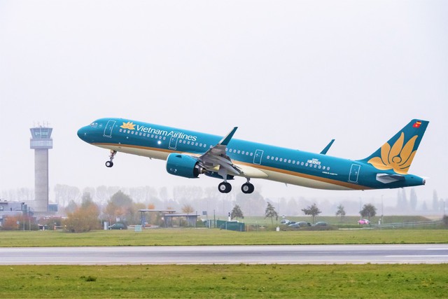 Vietnam Airlines báo lãi kỷ lục, vượt mục tiêu sau 6 tháng đầu năm- Ảnh 1.