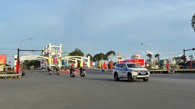 Tây Ninh ra quân cao điểm, trấn áp tội phạm, đảm bảo an ninh trật tự các ngày lễ lớn và Đại hội Đảng các cấp - Ảnh 2.