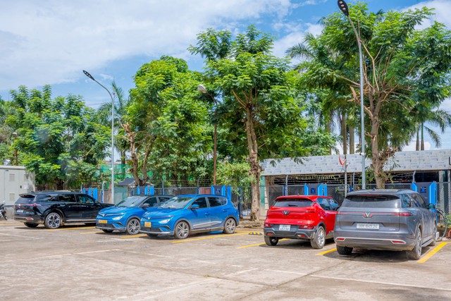 Bắt sóng xe điện sớm, chủ trạm sạc nhượng quyền chia sẻ cách đầu tư trăm tỷ “không lo lỗ” cùng V-Green- Ảnh 4. Bắt sóng xe điện sớm, chủ trạm sạc nhượng quyền chia sẻ cách đầu tư trăm tỷ “không lo lỗ” cùng V-Green- Ảnh 4.