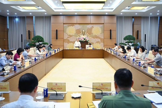 Đề nghị bổ sung 4 dự án Luật vào chương trình lập pháp năm 2025- Ảnh 2. Đề nghị bổ sung 4 dự án Luật vào chương trình lập pháp năm 2025- Ảnh 2.