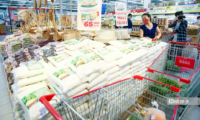 Lạm phát cơ bản 6 tháng đầu năm 2025 tăng 3,16%- Ảnh 1. Lạm phát cơ bản 6 tháng đầu năm 2025 tăng 3,16%- Ảnh 1.