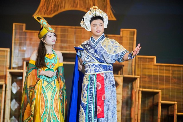 “The Enchanted Crossbow” của Victoria School tỏa sáng tại DANAFF III – Biểu tượng của một Đà Nẵng mới- Ảnh 4. “The Enchanted Crossbow” của Victoria School tỏa sáng tại DANAFF III – Biểu tượng của một Đà Nẵng mới- Ảnh 4.