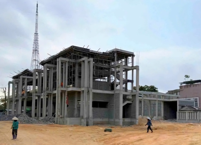 Chính quyền tăng tốc sửa nhà công vụ, người dân Quảng Ngãi "mở lòng" đón cán bộ Kon Tum lưu trú miễn phí- Ảnh 1. Chính quyền tăng tốc sửa nhà công vụ, người dân Quảng Ngãi "mở lòng" đón cán bộ Kon Tum lưu trú miễn phí- Ảnh 1.