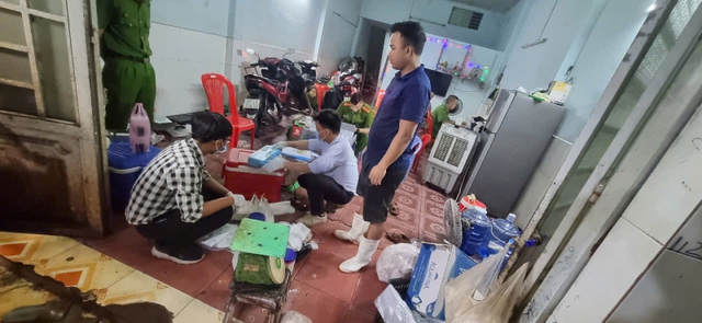 Phát hiện hoa chuối tẩm hàn the, chất tẩy trắng bán ra thị trường ở Tp.HCM- Ảnh 1. Phát hiện hoa chuối tẩm hàn the, chất tẩy trắng bán ra thị trường ở Tp.HCM- Ảnh 1.