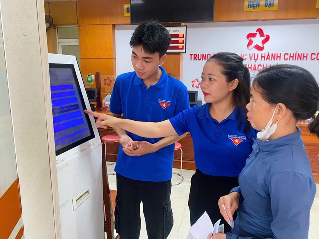 Tuổi trẻ Hà Tĩnh tháo gỡ thách thức, đưa phong trào "Bình dân học vụ số" sang kỷ nguyên chuyển mình- Ảnh 3. Tuổi trẻ Hà Tĩnh tháo gỡ thách thức, đưa phong trào "Bình dân học vụ số" sang kỷ nguyên chuyển mình- Ảnh 3.