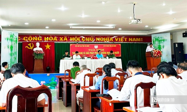 Hội Luật gia tỉnh An Giang: Công tác tư vấn pháp luật được lồng ghép với hoạt động tuyên truyền, giáo dục pháp luật- Ảnh 1. Hội Luật gia tỉnh An Giang: Công tác tư vấn pháp luật được lồng ghép với hoạt động tuyên truyền, giáo dục pháp luật- Ảnh 1.