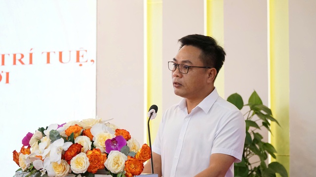 Hàng giả ẩn mình giữa chợ mạng và công nghệ cao- Ảnh 1. Hàng giả ẩn mình giữa chợ mạng và công nghệ cao- Ảnh 1.