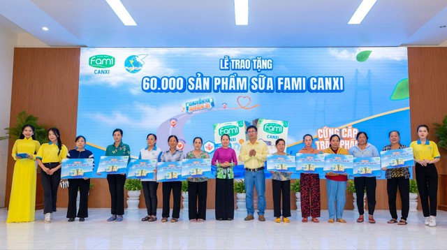 Fami Canxi & Chuyến Xe Nhân Ái tiếp sức “Cứng cáp trăm phần trao cộng đồng nhân ái” - Ảnh 2.
