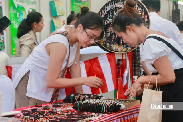 Nghệ thuật xuất khẩu OCOP: “Bán câu chuyện chứ không chỉ bán sản phẩm” - Ảnh 3.