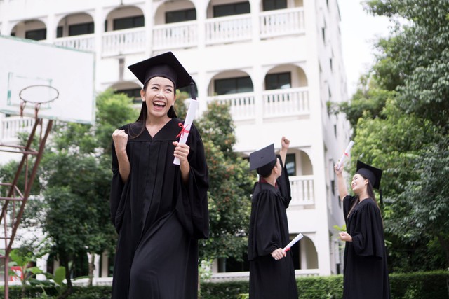 Bản tin 2/7: Gần 250.000 du học sinh Việt Nam đi học nước ngoài - Ảnh 1.