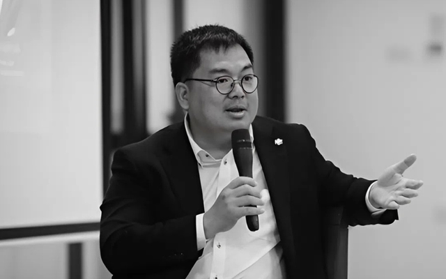 Từng trượt đại học đến chủ tịch FPT Software: Ông Hoàng Nam Tiến đã "sống tận cùng đời sống" - Ảnh 1.