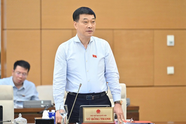 Cần có lộ trình để tiến tới cấm hoàn toàn xe máy xăng- Ảnh 1. Cần có lộ trình để tiến tới cấm hoàn toàn xe máy xăng- Ảnh 1.