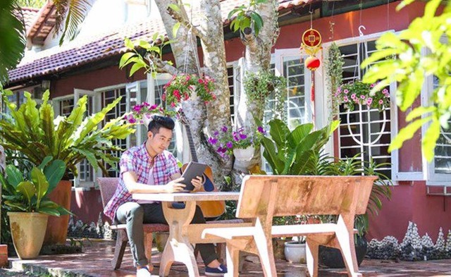 Nam ca sĩ nổi danh lừng lẫy một thời, sống giàu có, U50 vẫn lẻ bóng- Ảnh 4. Nam ca sĩ nổi danh lừng lẫy một thời, sống giàu có, U50 vẫn lẻ bóng- Ảnh 4.