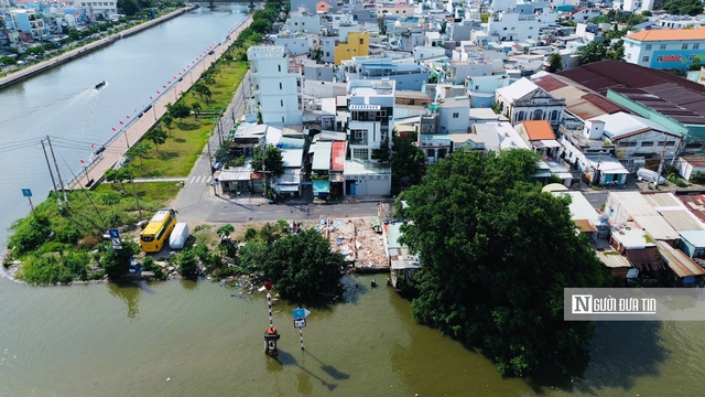Loạt nhà bên Kênh Đôi, Tp.HCM đập bỏ trước giờ “G”- Ảnh 3. Loạt nhà bên Kênh Đôi, Tp.HCM đập bỏ trước giờ “G”- Ảnh 3.