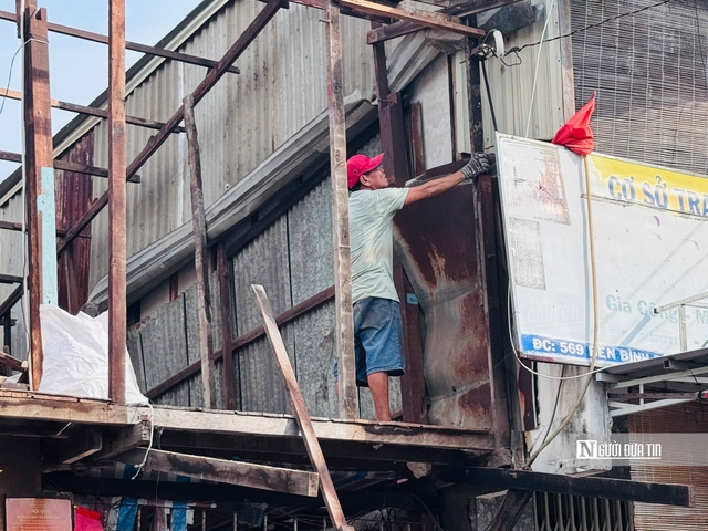 Loạt nhà bên Kênh Đôi, Tp.HCM đập bỏ trước giờ “G”- Ảnh 8. Loạt nhà bên Kênh Đôi, Tp.HCM đập bỏ trước giờ “G”- Ảnh 8.