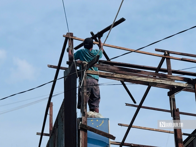 Loạt nhà bên Kênh Đôi, Tp.HCM đập bỏ trước giờ “G”- Ảnh 10. Loạt nhà bên Kênh Đôi, Tp.HCM đập bỏ trước giờ “G”- Ảnh 10.