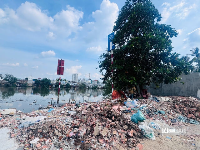 Loạt nhà bên Kênh Đôi, Tp.HCM đập bỏ trước giờ “G”- Ảnh 11. Loạt nhà bên Kênh Đôi, Tp.HCM đập bỏ trước giờ “G”- Ảnh 11.