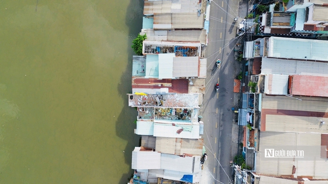 Loạt nhà bên Kênh Đôi, Tp.HCM đập bỏ trước giờ “G”- Ảnh 14. Loạt nhà bên Kênh Đôi, Tp.HCM đập bỏ trước giờ “G”- Ảnh 14.
