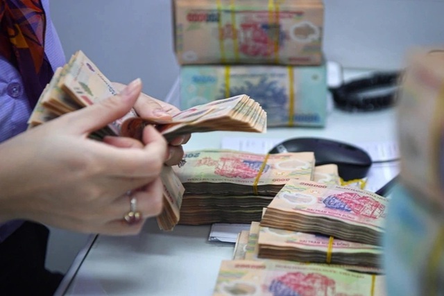 Tiền lương, các phụ cấp được hưởng với cán bộ, công chức sau sáp nhập - Ảnh 1.