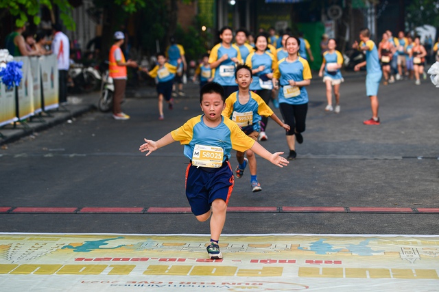 Chạy giữa mùa trăng – Vietnam Airlines “Run For Love 2025” trở lại - Ảnh 3.