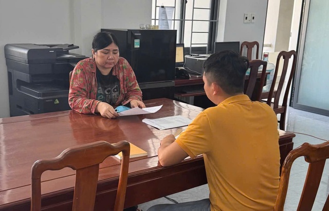Đồng Nai: Phá ổ mại dâm núp bóng ở phường Chơn Thành - Ảnh 1.