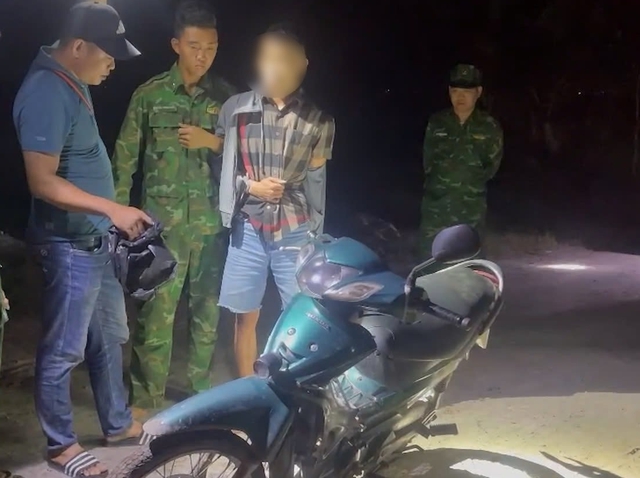 Tây Ninh: Bắt giữ đối tượng vận chuyển gần 3,7kg ma túy từ Campuchia về Việt Nam - Ảnh 1.