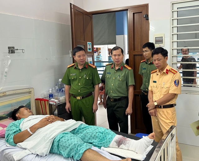 Không chấp hành hiệu lệnh dừng xe, nam thanh niên 17 tuổi tông CSGT bị thương- Ảnh 1. Không chấp hành hiệu lệnh dừng xe, nam thanh niên 17 tuổi tông CSGT bị thương- Ảnh 1.