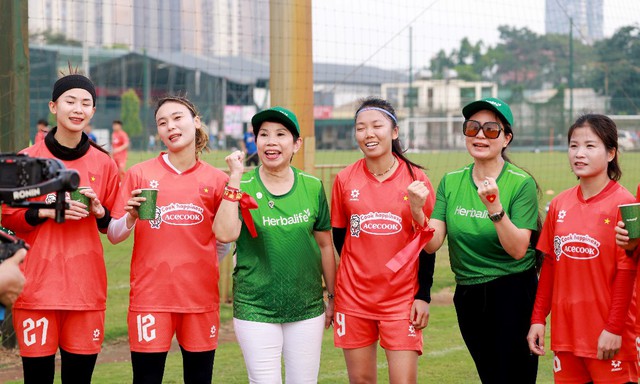 Herbalife Việt Nam tiếp tục đồng hành và tiếp sức cho các Đội tuyển Bóng đá Quốc gia Việt Nam - Ảnh 2.