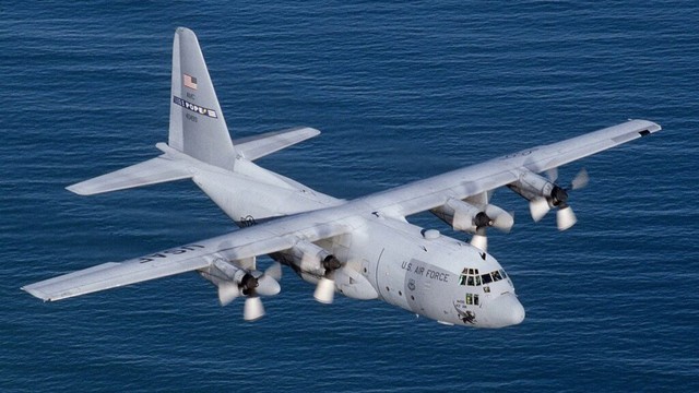 Bộ ba “quái vật vận tải” C-5M, C-17 và C-130: Mỗi chiếc một nhiệm vụ, hợp lực hoàn hảo - Ảnh 3.