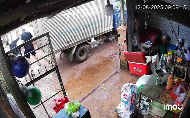 Gia Lai: Công an điều tra vụ một nam thanh niên giao đá lạnh bị đe dọa, hành hung- Ảnh 1.